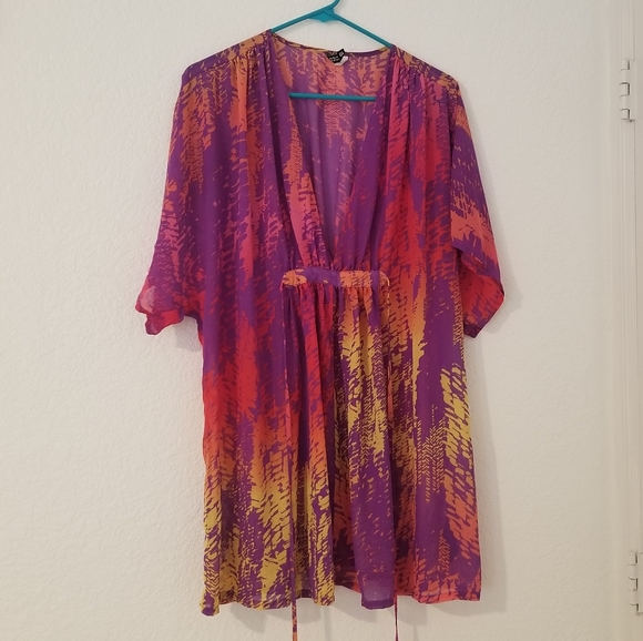 Divided Tops - Bright Sheer Tunic
